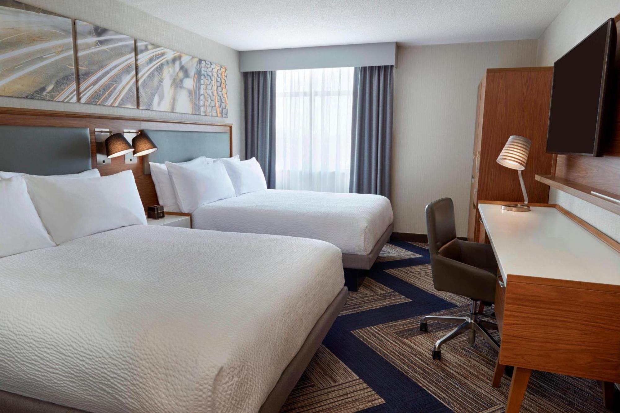 Four Points By Sheraton Hamilton - Stoney Creek Екстериор снимка