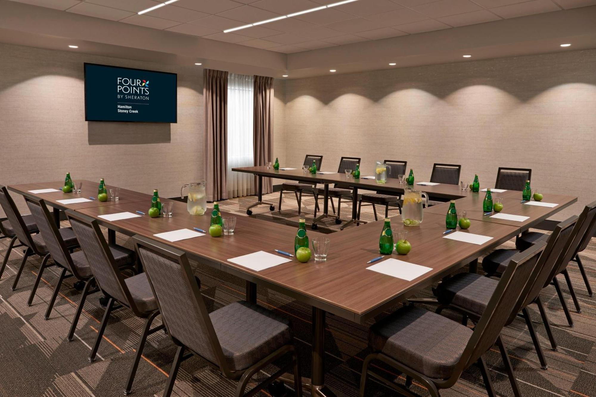 Four Points By Sheraton Hamilton - Stoney Creek Екстериор снимка