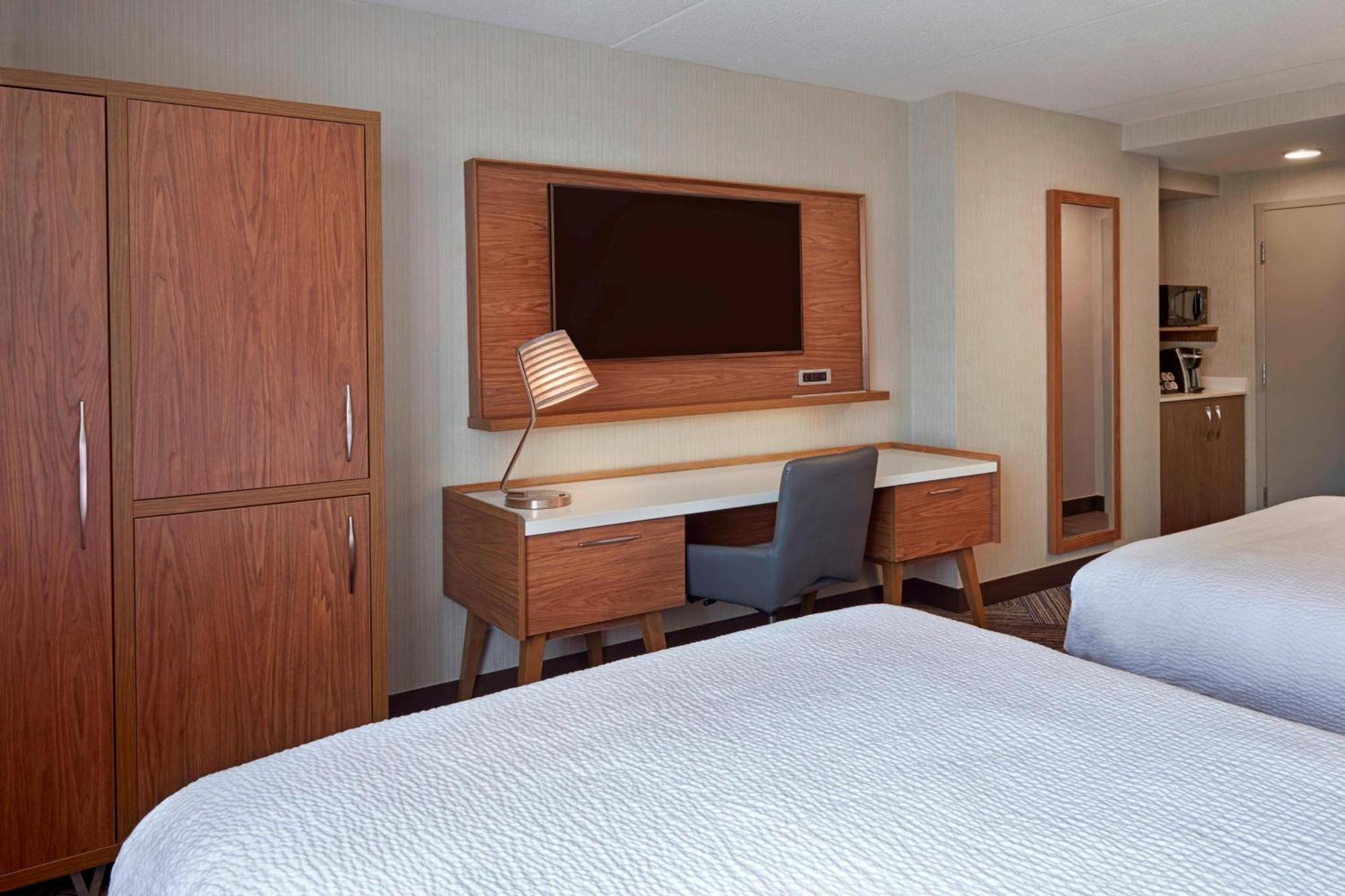 Four Points By Sheraton Hamilton - Stoney Creek Екстериор снимка